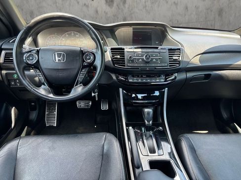 Used 2017 Honda Accord Sport image 9