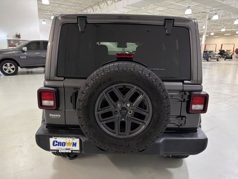 Used 2024 Jeep Wrangler Sport S image 7