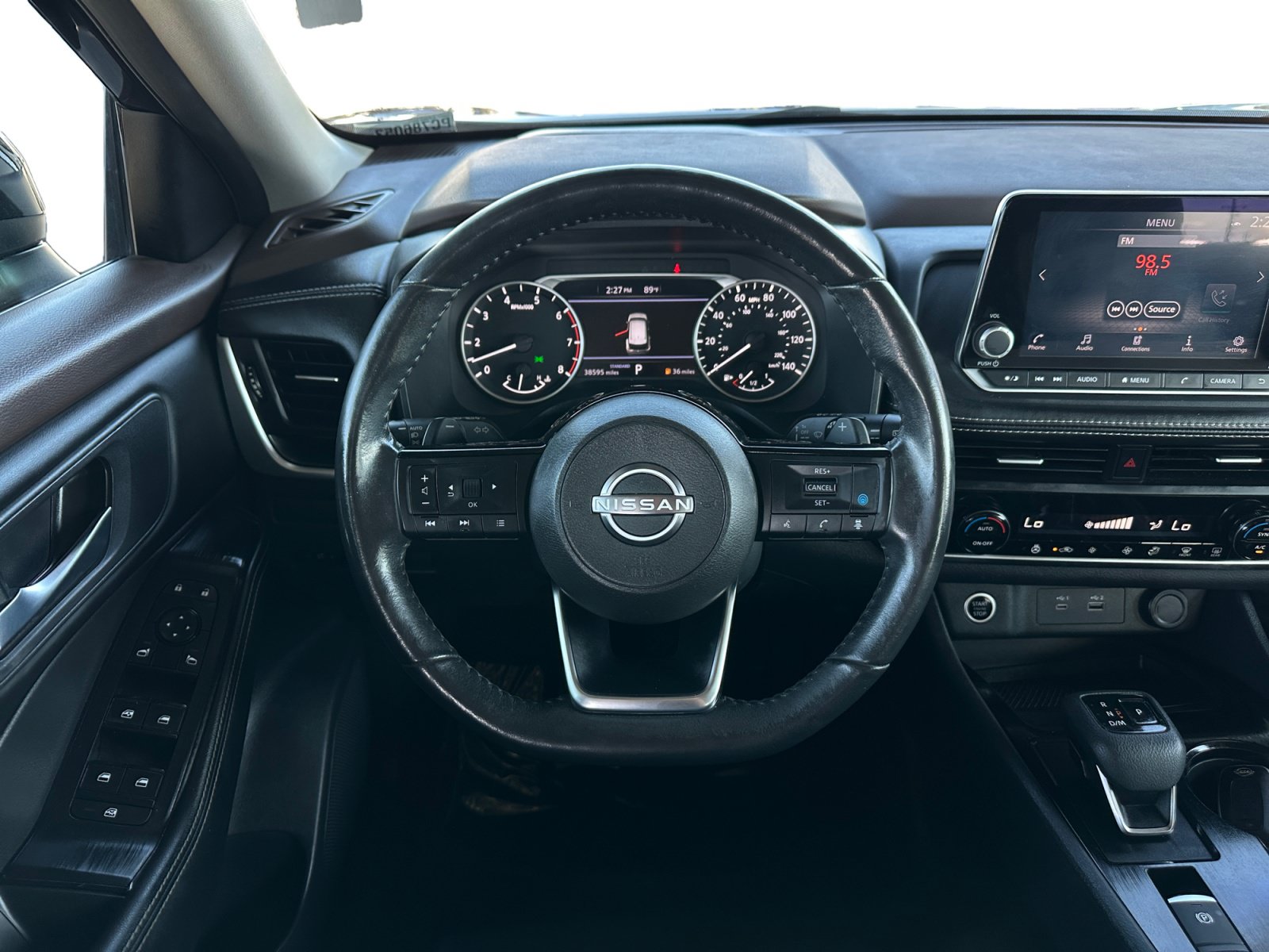 Used 2023 Nissan Rogue SV w/ SV Premium B Package FWD image 12