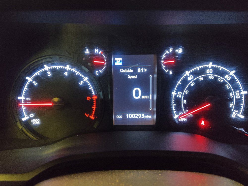 Used 2021 Toyota 4Runner SR5 Premium w/ Moonroof Package RWD image 23