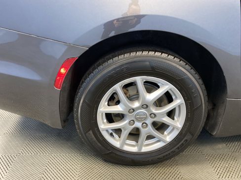 Certified 2020 Chrysler Pacifica Touring-L image 39