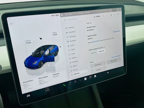 Used 2023 Tesla Model 3 Standard Range image 34