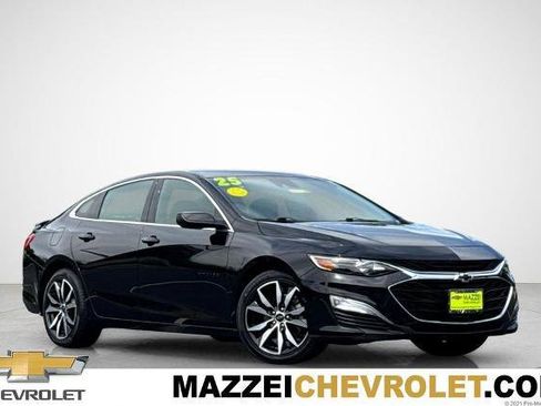 Used 2025 Chevrolet Malibu RS FWD image 1