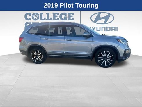 Used 2019 Honda Pilot Touring image 2