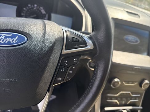 Used 2019 Ford Edge SEL FWD image 22