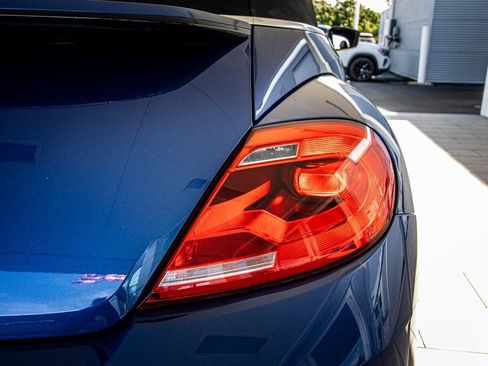 Used 2014 Volkswagen Beetle R-Line image 14