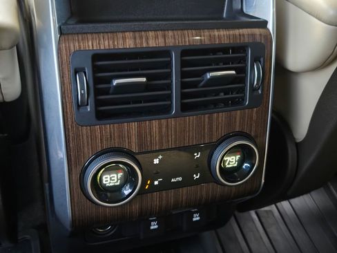 Used 2020 Land Rover Range Rover Sport HSE image 14