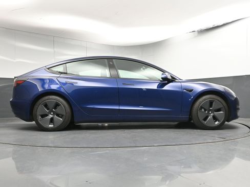 Used 2023 Tesla Model 3 Standard Range image 22