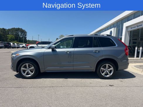Used 2017 Volvo XC90 T5 Momentum w/ Vision Package image 3