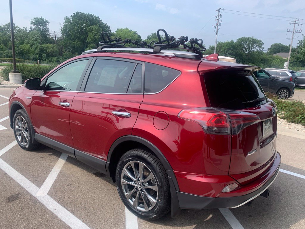 Used 2018 Toyota RAV4 Limited w/ Advanced Technology Package AWD/4WD image 3
