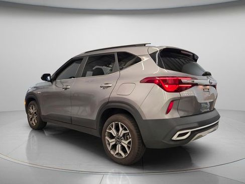 Used 2021 Kia Seltos EX AWD/4WD image 4