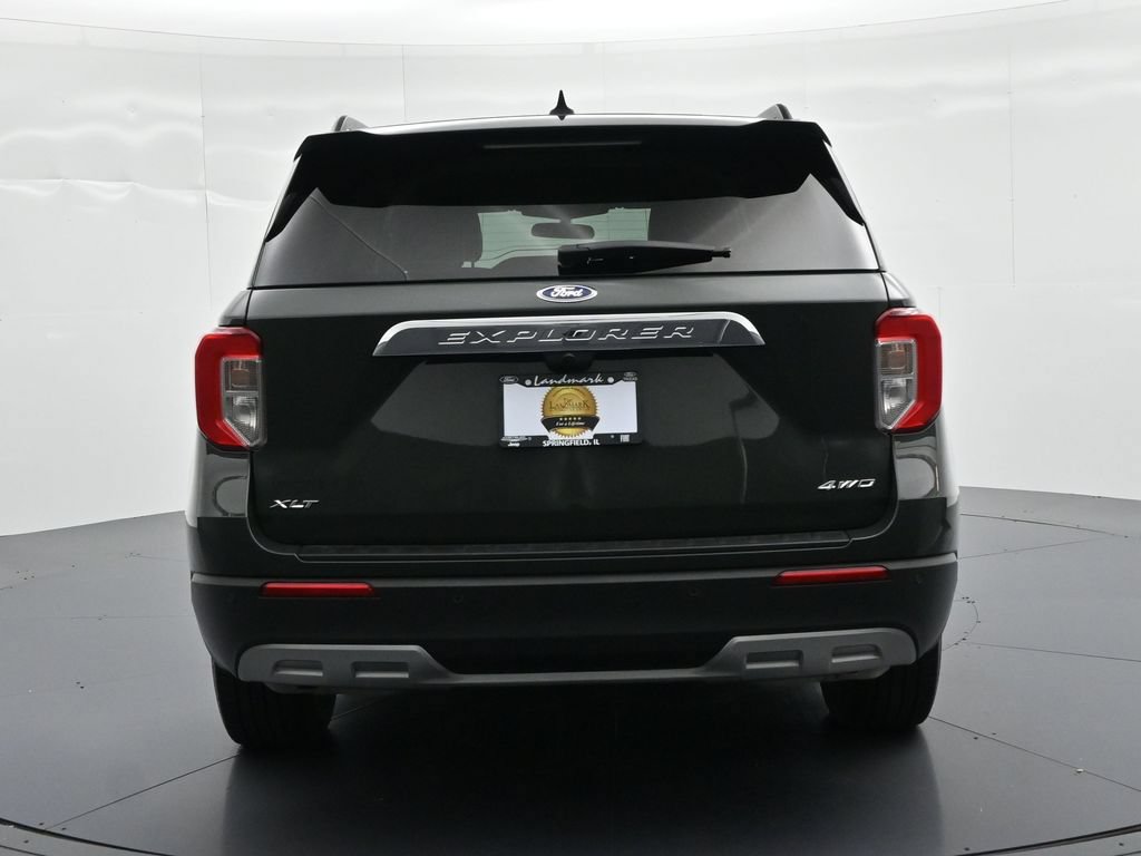 Used 2024 Ford Explorer XLT w/ Equipment Group 202A AWD/4WD image 7