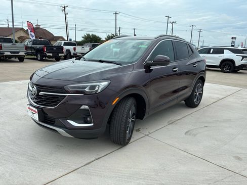 Used 2020 Buick Encore GX Essence w/ Advanced Technology Package FWD image 3