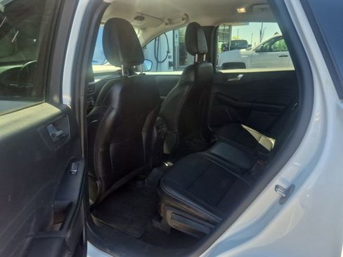 Used 2023 Ford Escape SE image 8