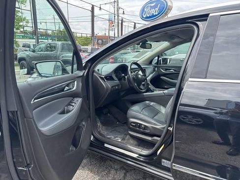 Used 2021 Buick Enclave Essence w/ Sport Touring Edition image 13