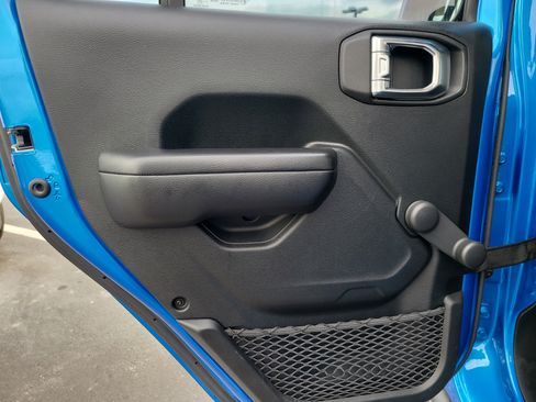 Used 2021 Jeep Gladiator Sport w/ Trailer Tow Package image 11