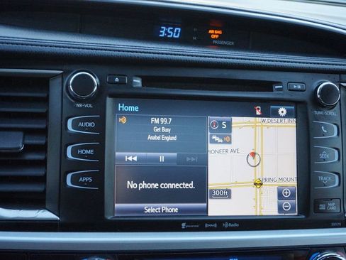 Used 2017 Toyota Highlander SE image 32