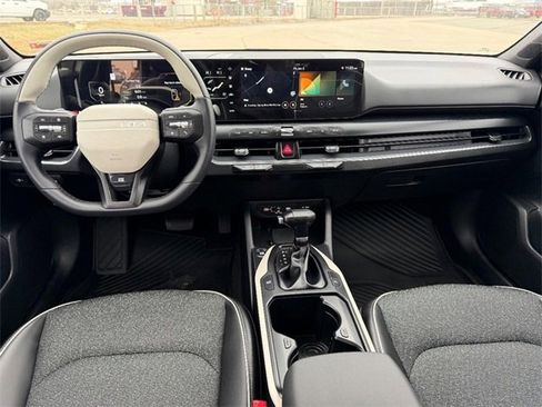 Used 2025 Kia K4 GT-Line w/ GT-Line Sunroof Package image 9