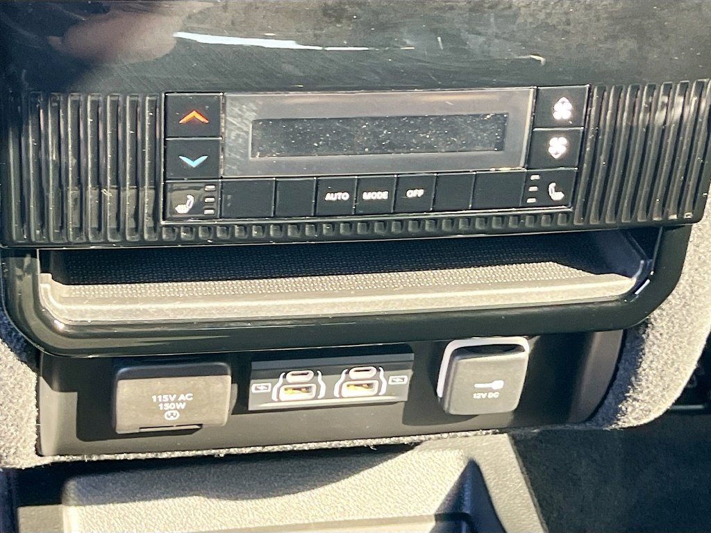 Used 2024 Jeep Wagoneer Series II w/ Convenience Group I AWD/4WD image 28