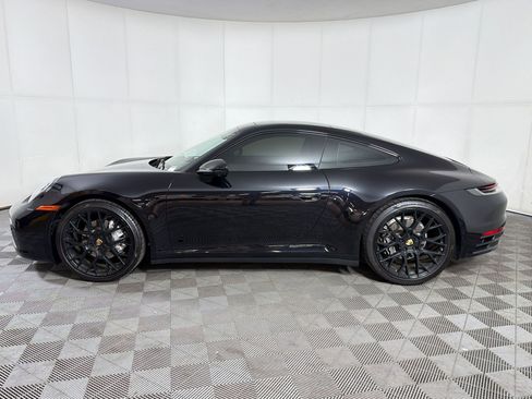 Used 2022 Porsche 911 Carrera RWD image 2