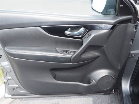Used 2018 Nissan Rogue Sport SV AWD/4WD image 15
