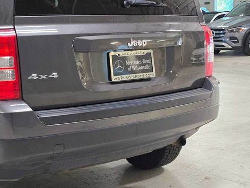 Used 2017 Jeep Patriot Sport w/ Power Value Group AWD/4WD image 13