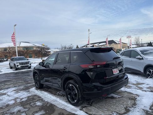 Used 2024 Nissan Rogue SV image 6
