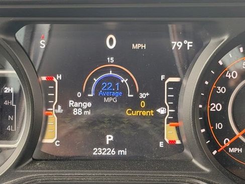 Used 2025 Jeep Wrangler Unlimited Sahara AWD/4WD image 27