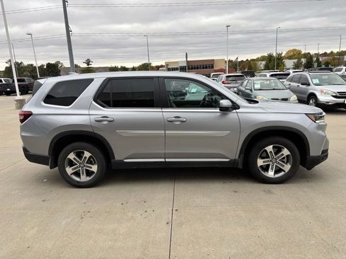 Used 2023 Honda Pilot EX-L image 4