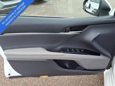 Used 2019 Toyota Camry SE image 14