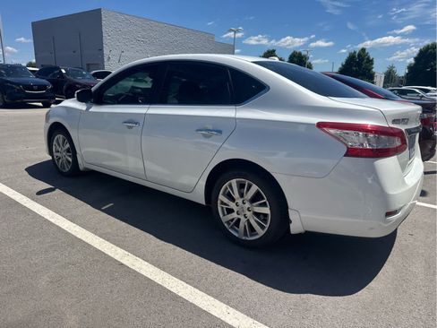Used 2015 Nissan Sentra SL w/ SL Premium Package FWD image 3