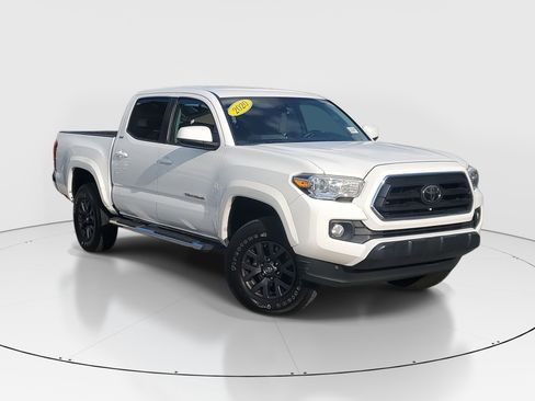 Used 2020 Toyota Tacoma SR5 image 2