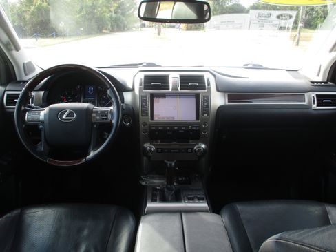 Used 2018 Lexus GX 460 image 21
