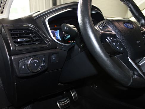Used 2017 Ford Fusion Energi Titanium FWD image 29