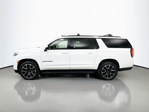 Used 2022 Chevrolet Suburban RST w/ Luxury Package AWD/4WD image 6