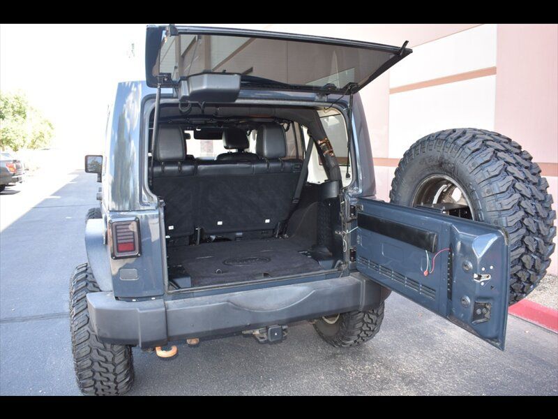 Used 2017 Jeep Wrangler Unlimited Rubicon w/ Connectivity Group AWD/4WD image 22