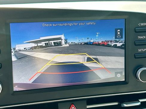 Used 2023 Hyundai Elantra SEL FWD image 13