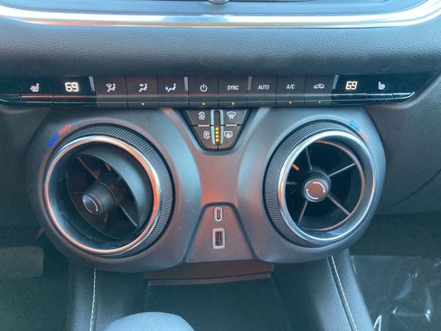 Used 2025 Chevrolet Blazer LT image 17