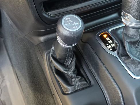 Used 2022 Jeep Wrangler Unlimited Sport AWD/4WD image 28