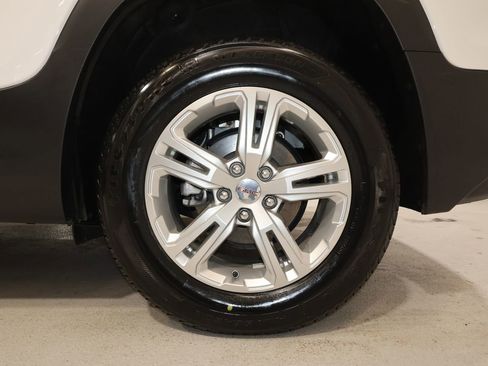 Certified 2024 GMC Terrain SLE image 33