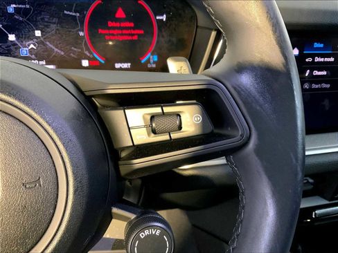 Certified 2026 Porsche Cayenne AWD/4WD image 28