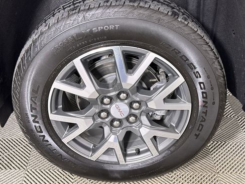 Used 2023 GMC Acadia SLE w/ Driver Convenience Package image 70