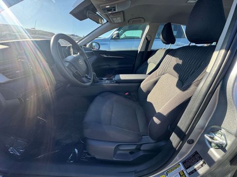 Used 2025 Toyota Camry LE image 24