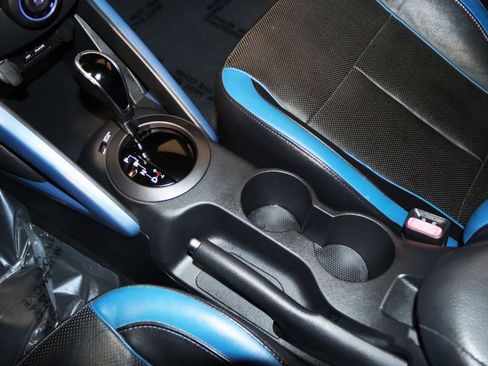 Used 2013 Hyundai Veloster Turbo image 44