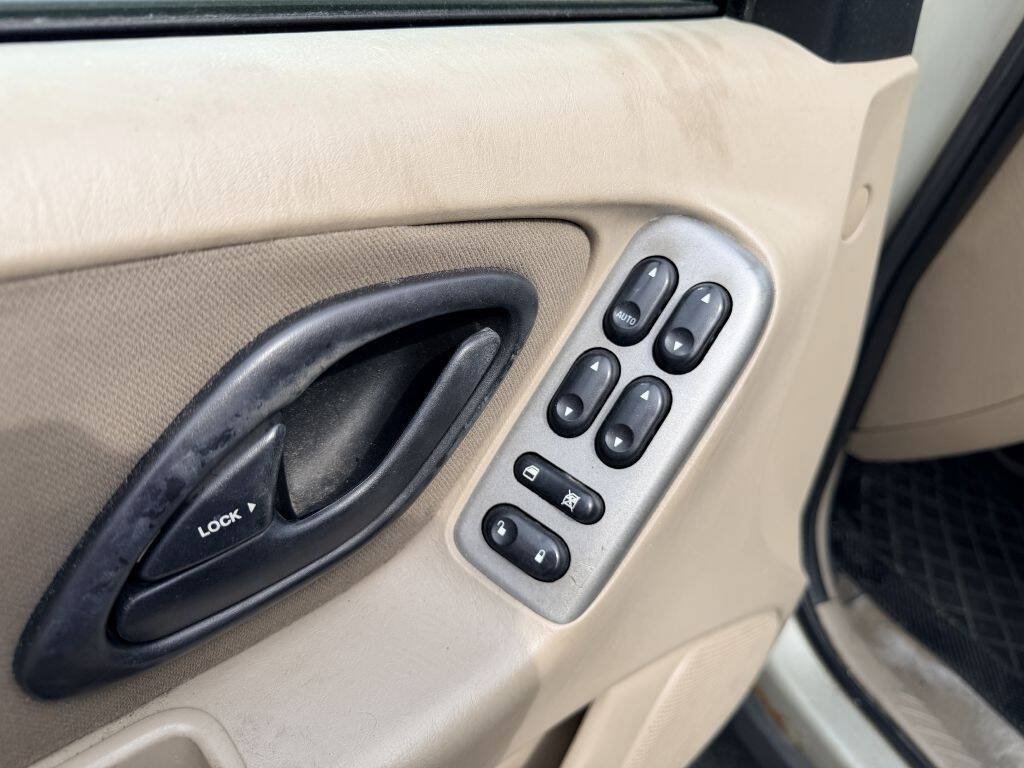 Used 2003 Ford Escape XLT AWD/4WD image 8