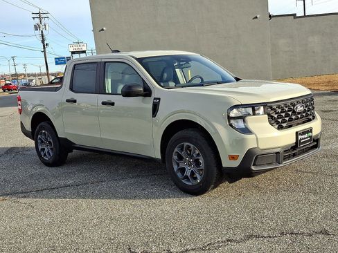 New 2025 Ford Maverick XLT image 2