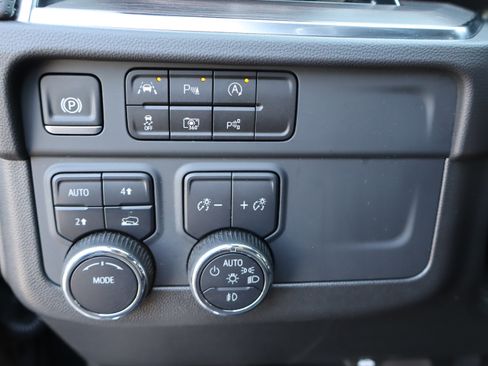 Used 2025 Chevrolet Tahoe Premier AWD/4WD image 20
