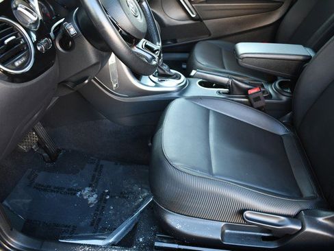 Used 2018 Volkswagen Beetle S image 15