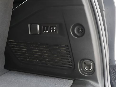 Used 2024 Chevrolet Tahoe RST w/ RST Performance Edition image 29