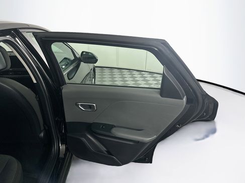 Used 2025 Kia K4 FWD image 28